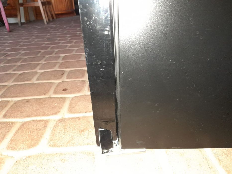 Lodówka chłodziarka do wina 102 butelki pojemności