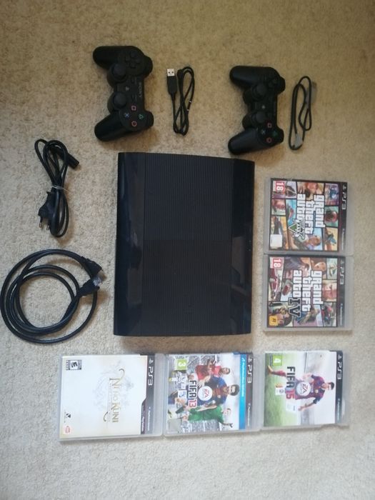 Ps3 Super slim (12Gb + 500Gb)