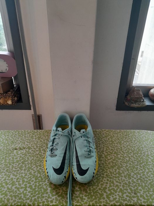 Vendo Chuteiras NIKE muito bonitas como novas
