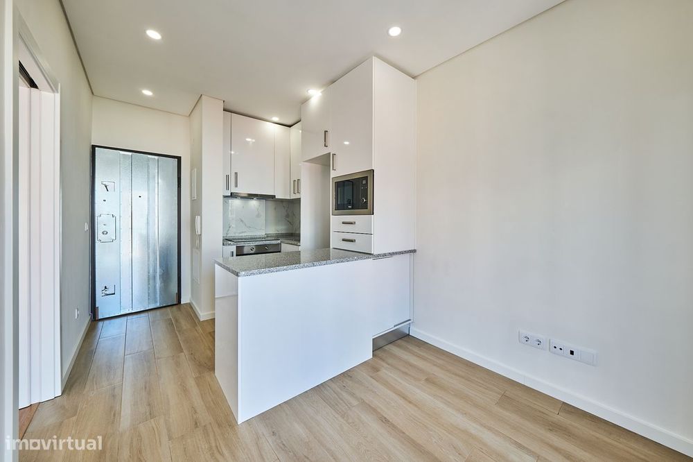 Apartamento T1 remodelado - Almada