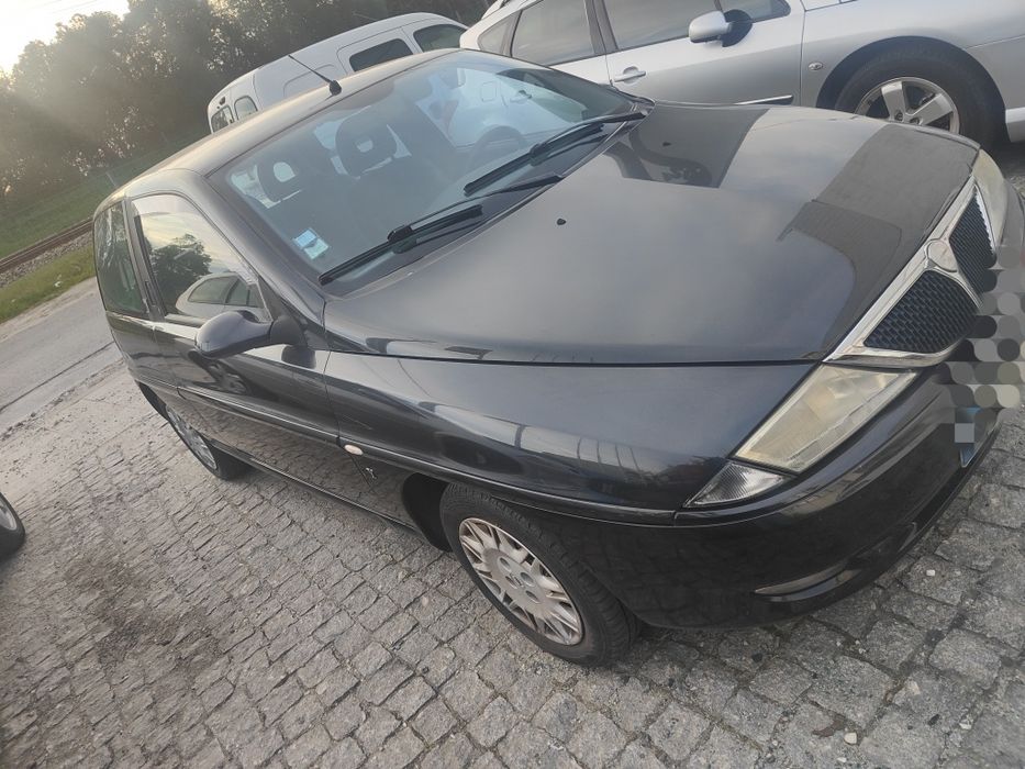 Lancia y  para peças