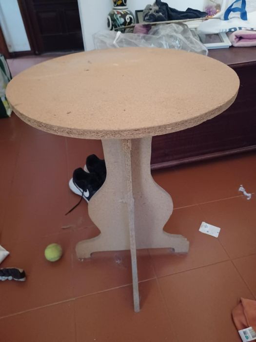 Mesa pedestal/Mesa de Canto