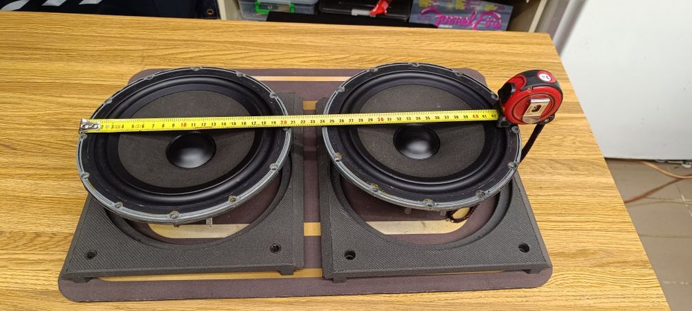 НЧ- динаміки  B&W (207мм по корзині)