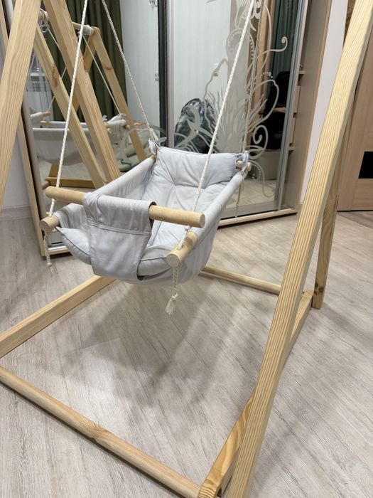 Дитяча гойдалка