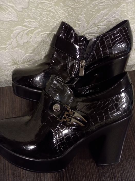 Жіночі туфлі р.38 280 грн.