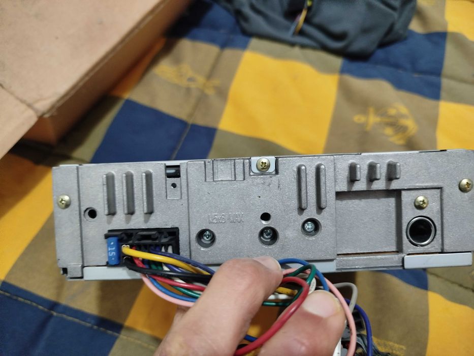 Autoradio Marca LG, CDs Mp3 e Wma, com AUX, a funcionar, Aceito troca