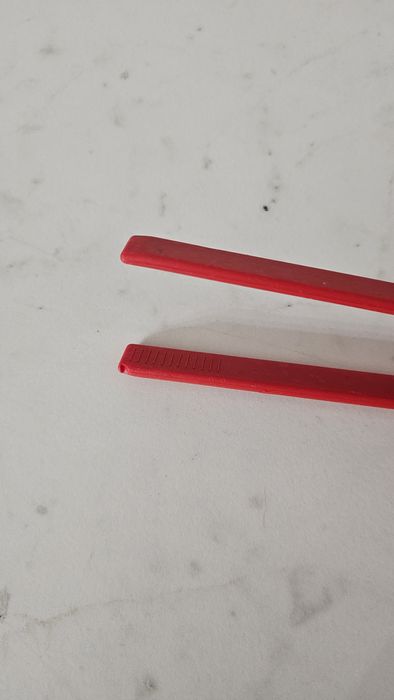 Pinça de cozinha em silicone