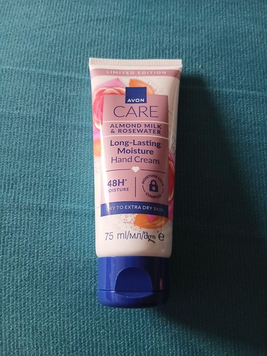 Avon Care nawilżający krem do rąk z mleczkiem migdałowym i wodą różaną 75 ml