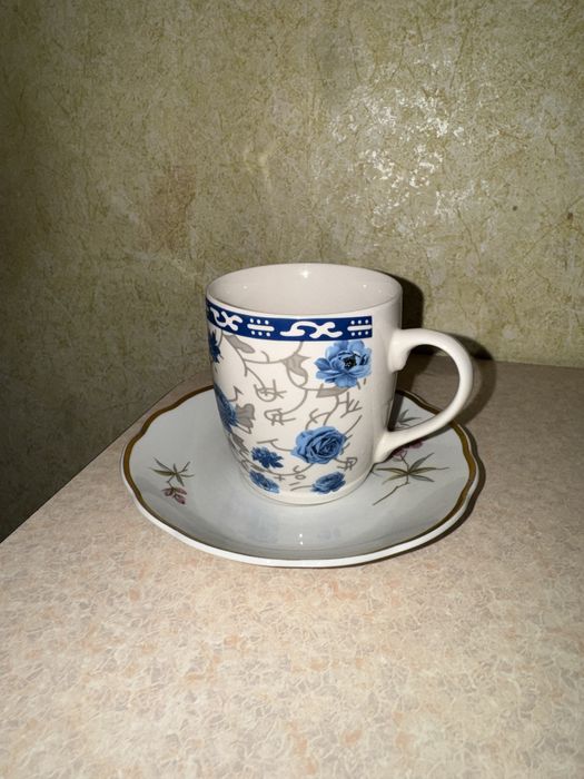 Чашка з блюдцем.