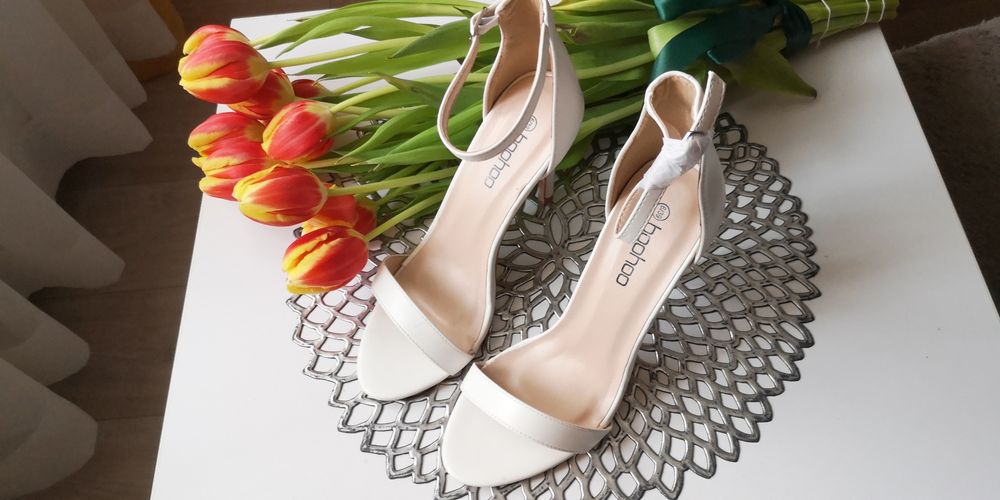 Nowe sandały białe roz 39 boohoo