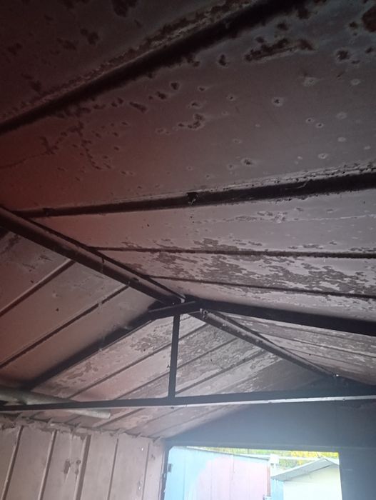 место под гараж 4*7 метров.