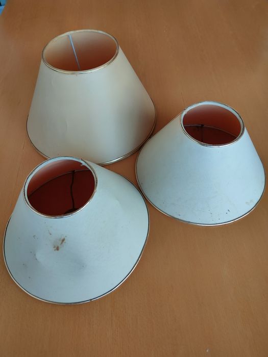 Conjunto de abajures antigos.