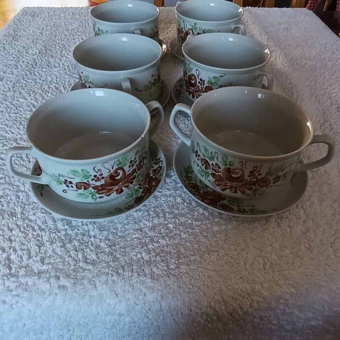 Bulionówki z podstawkami, ręcznie malowane, Chodzież. 6 szt.