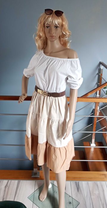 Trójkolorowa Lekka Sukienka Z Paskiem.