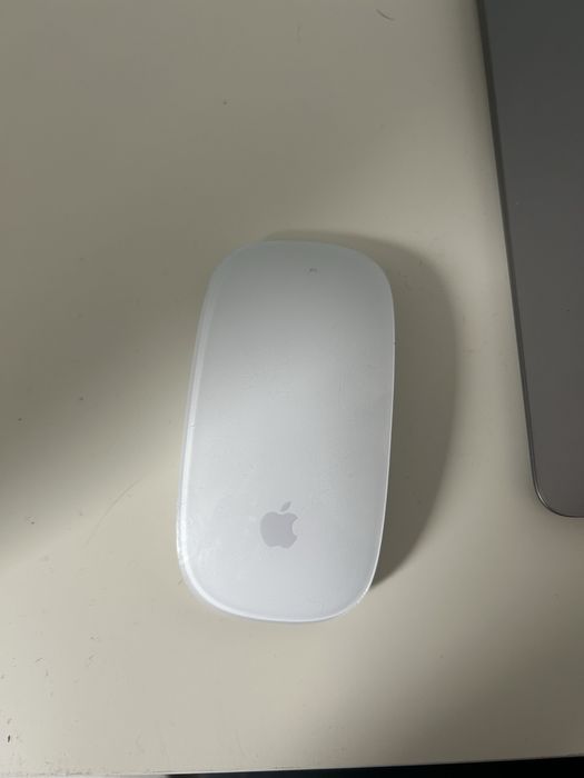 MacBook Air 13” 2019 i5 / 8GB / 128GB