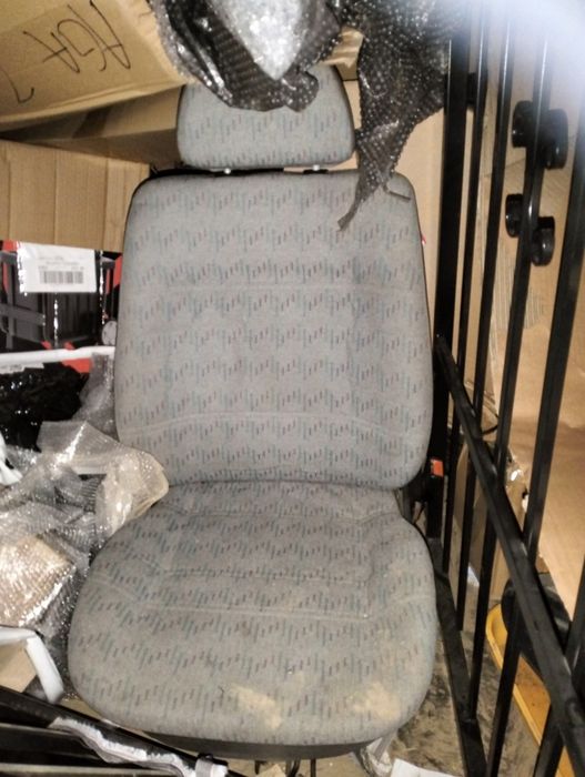 Szare podgrzewane fotele VW Golf III 5 D Vento