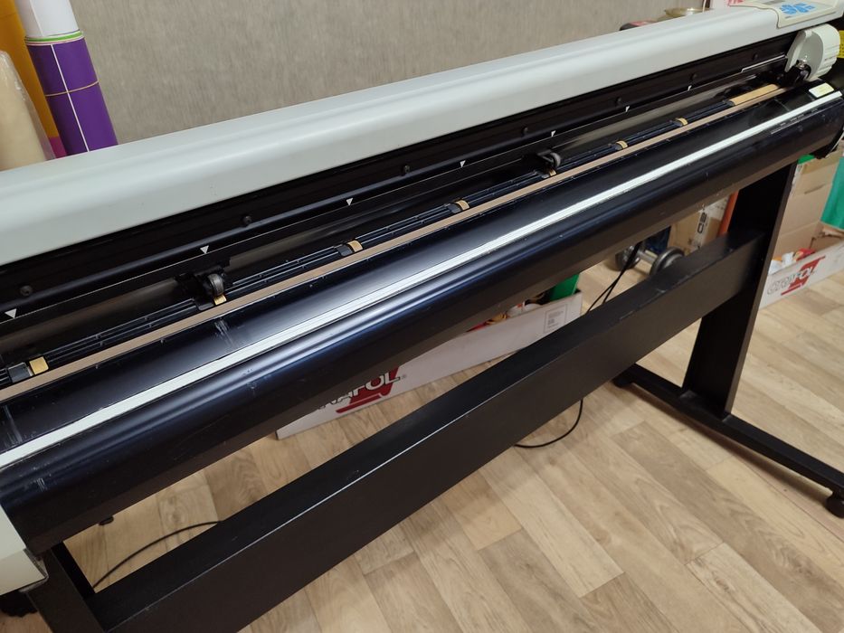 Плоттер режущий Summa Cut D120. Б.У. в хорошем состоянии.