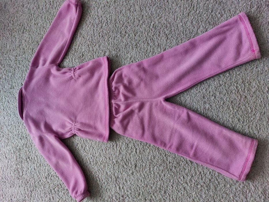 Sprzedam ciepły dres polarowy w rozm. 104