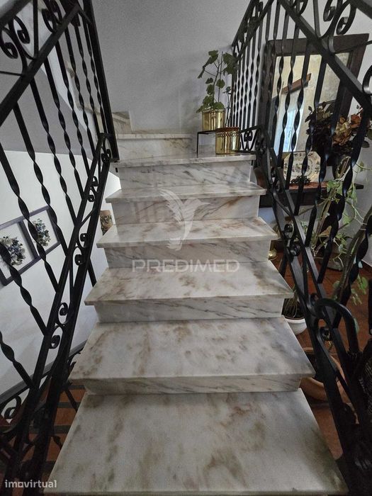 Moradia T5 | Elegância, Espaço e Conforto
