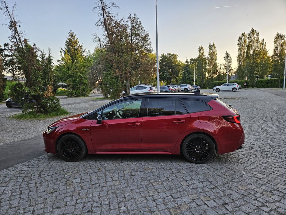 Do wynajecia Toyota Corolla 2.0 hybrid