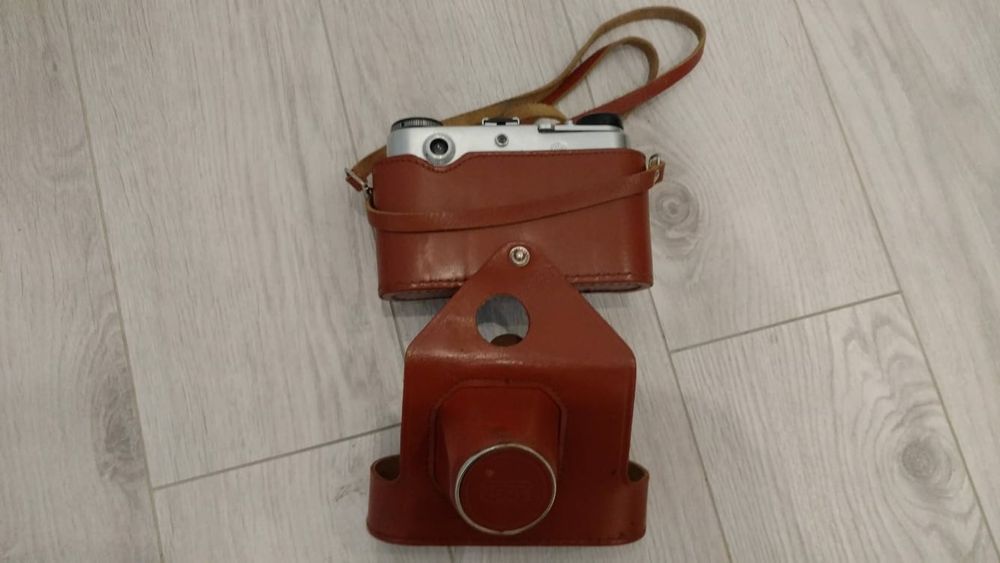 Apart fotograficzny w bardzo dobrym stanie  FED-5.Plus etui.