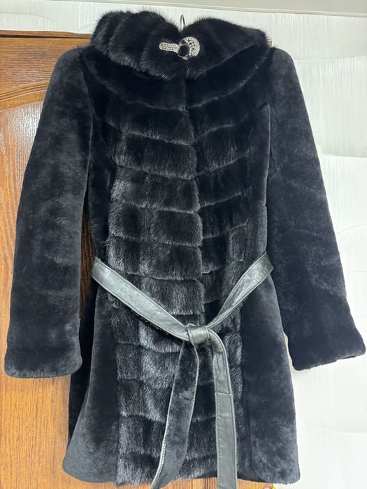 Продам шубу мутон з норкою натуральна