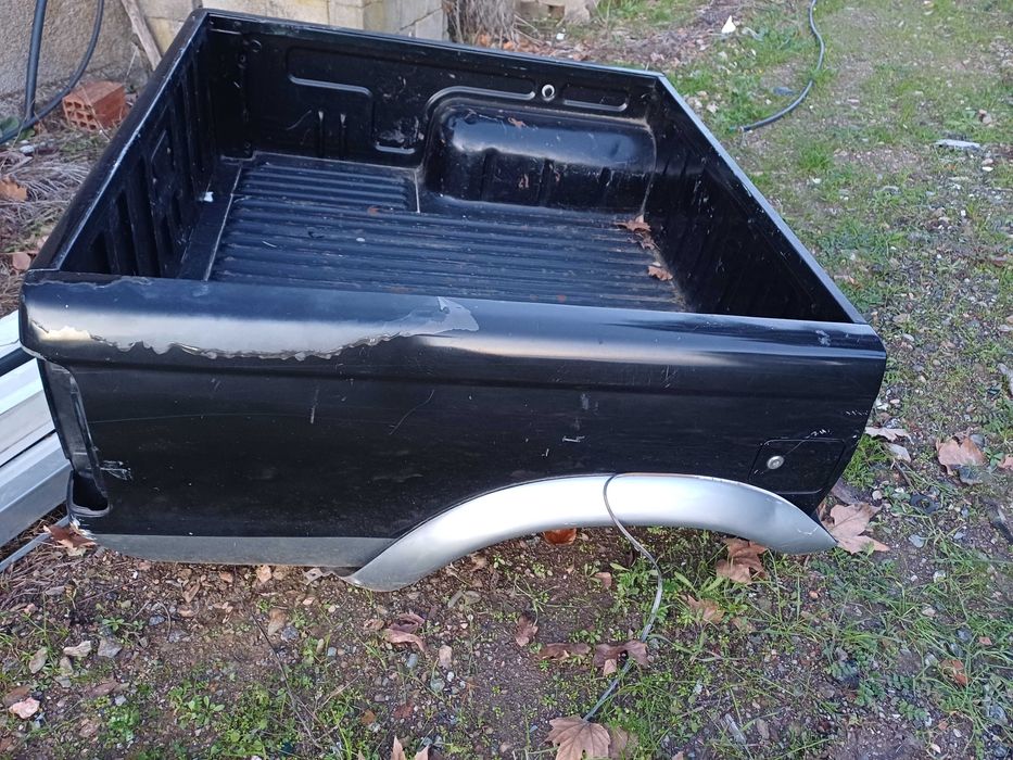 Caixa de carga Navara ano 2000