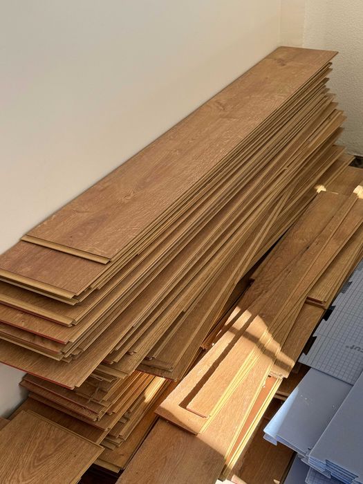 Pavimento laminado usado – lote completo 50m²– 30 €