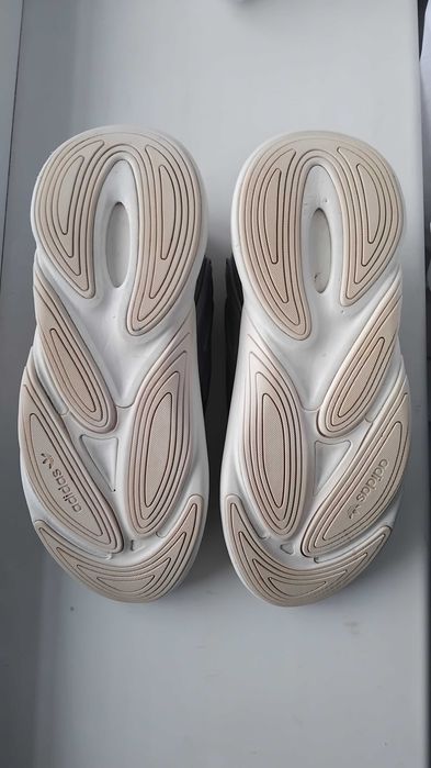 Adidas ozelia 39/3 р 24,5 см кросівки