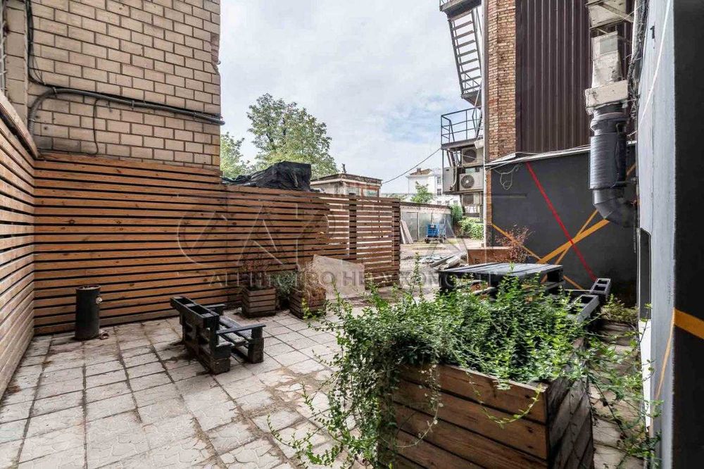 Оренда комерції фасад ТРАФІК ресторан бар тераса Шевченківський Центр