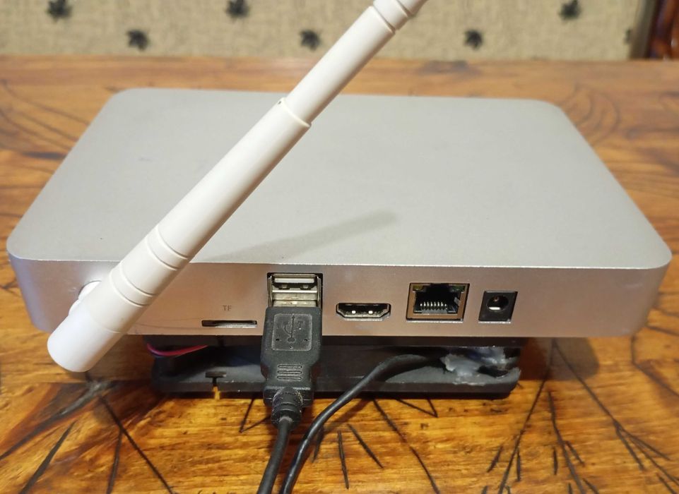 TV-Box Pipo X7 - TV приставка 2/32 Gb Windows 10