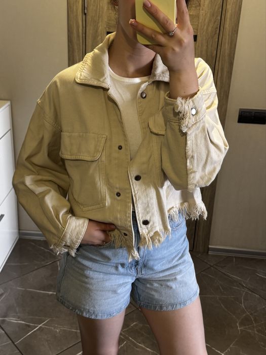 Джинсова куртка бежева від Pull&Bear