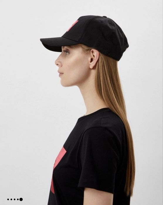 Бейсболка Armani Exchange