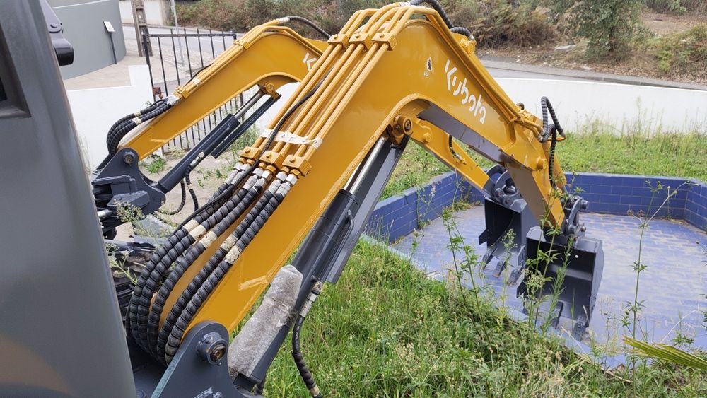Mini Escavadora giratória 2.5 toneladas KUBOTA