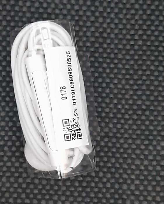 Huawei P8 Lite bloqueado à NOS com carregador e phones