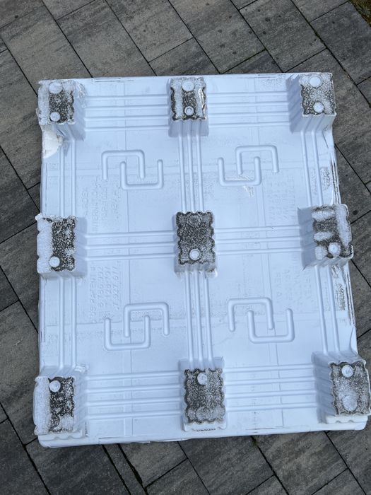 Palety  styropianowo plastikowe 100x120