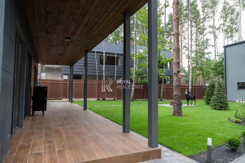 Продаж ділянки з 2 будинками КМ Riviera Village с. Лебедівка Паркінг