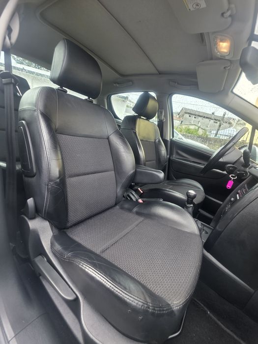 Peugeot 207, 1.6cc /  109cv