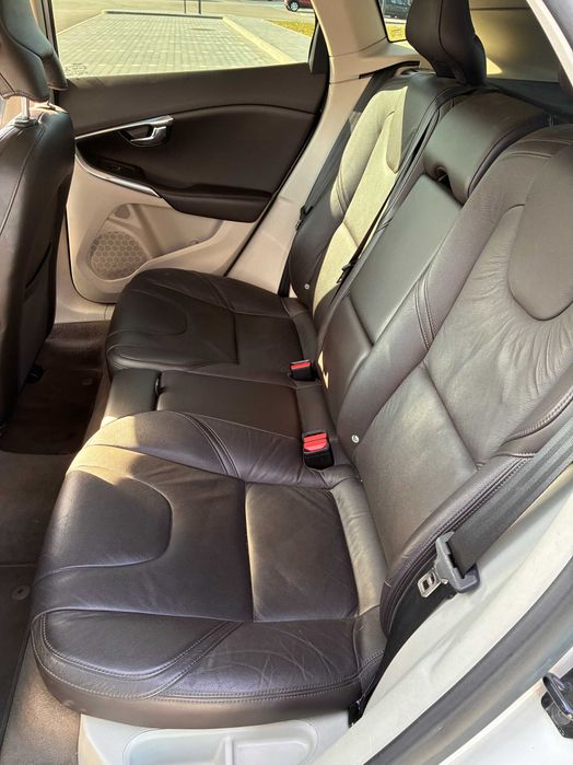 Volvo V40 1.6 HDi D2  2012  Summum