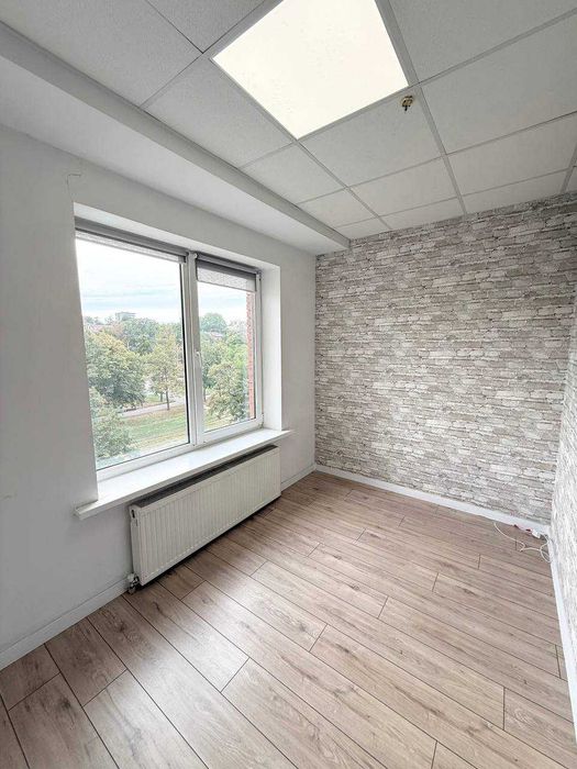 Сдам офис 45 кв.м. open space + кабинет. р-н Екатеринославского бул.