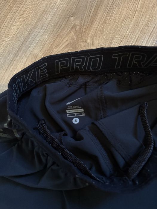 спортивні шорти nike pro