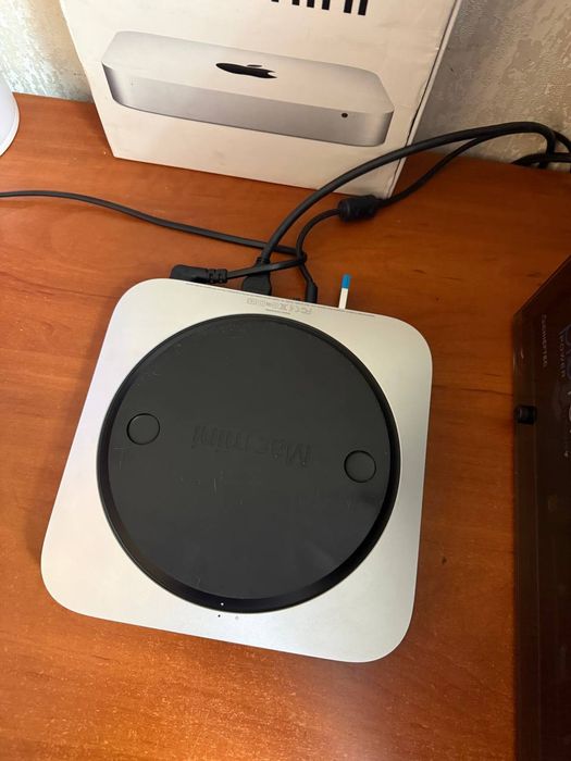 Apple Mac mini Mid 2011 - компактний настільний комп'ютер