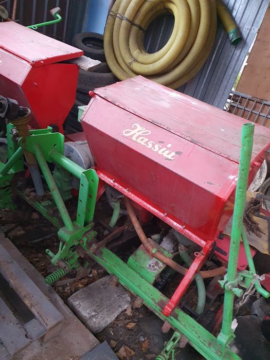 Siewnik pneumatyczny do kukurydzy 4 rzedowy Hassia