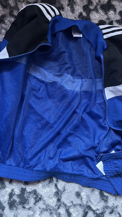 Стильна куртка вітровка Adidas на хлопчика 9-10 років