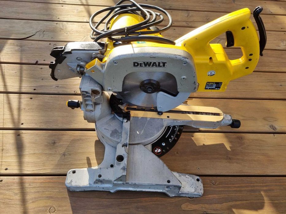 Piła ukośnica DeWalt DW707 moc 1200W