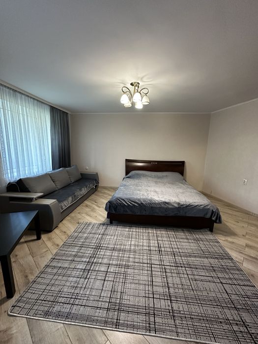 2-км квартира цент оренда погодинно, подобово, потижнево