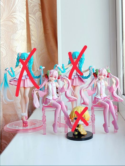 Аниме фигурки много разных