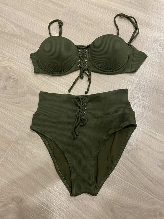 Купальник із завищеною талією