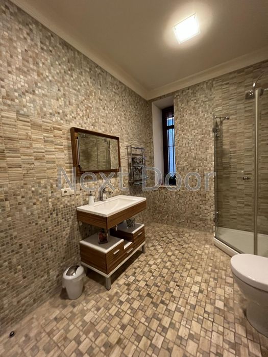 Здам будинок на дамбі київського моря