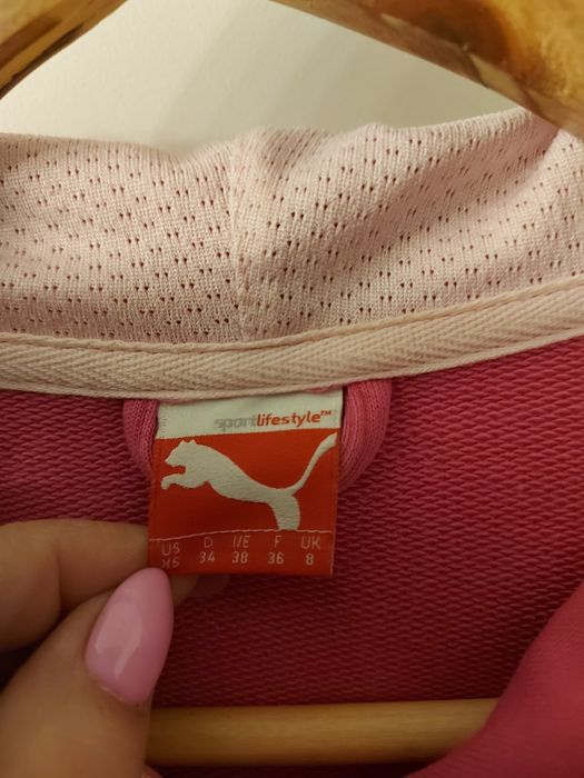 Bluza z kapturem Puma. 383.